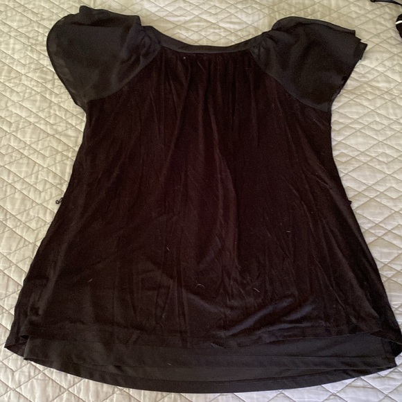 White House Black Market Short Sleeve Black Crinkle Style Blouse - Picture 5 of 5